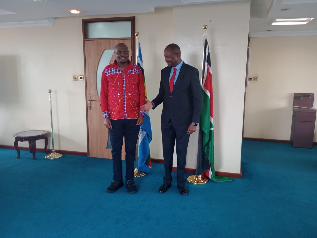 HonMoses_Kuria's tweet photo. This morning I held an alignment meeting with Kajiado Central MP Elijah Memusi ahead of this afternoon launch of the County Aggregation &amp; Industrial Park https://t.co/kgG0UktC2K