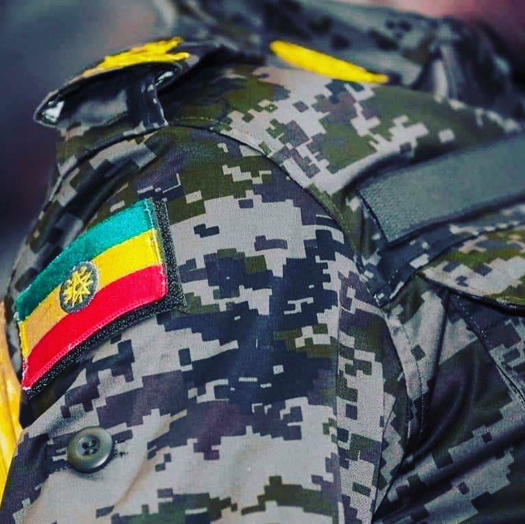 ለኢ ት ዮ ጵ ያ ዬ ስትሉ በዱር በገደሉ ውድ ህይወታችሁን እየሰጣችሁ ላላችሁ የመከላክያ ሰራዊት አባላት እና የጸጥታ ሃይሎች በሙሉ እንኳን ለብርሃነ መስቀሉ በሰላም አደረሳችሁ። 

መልካም በዓል