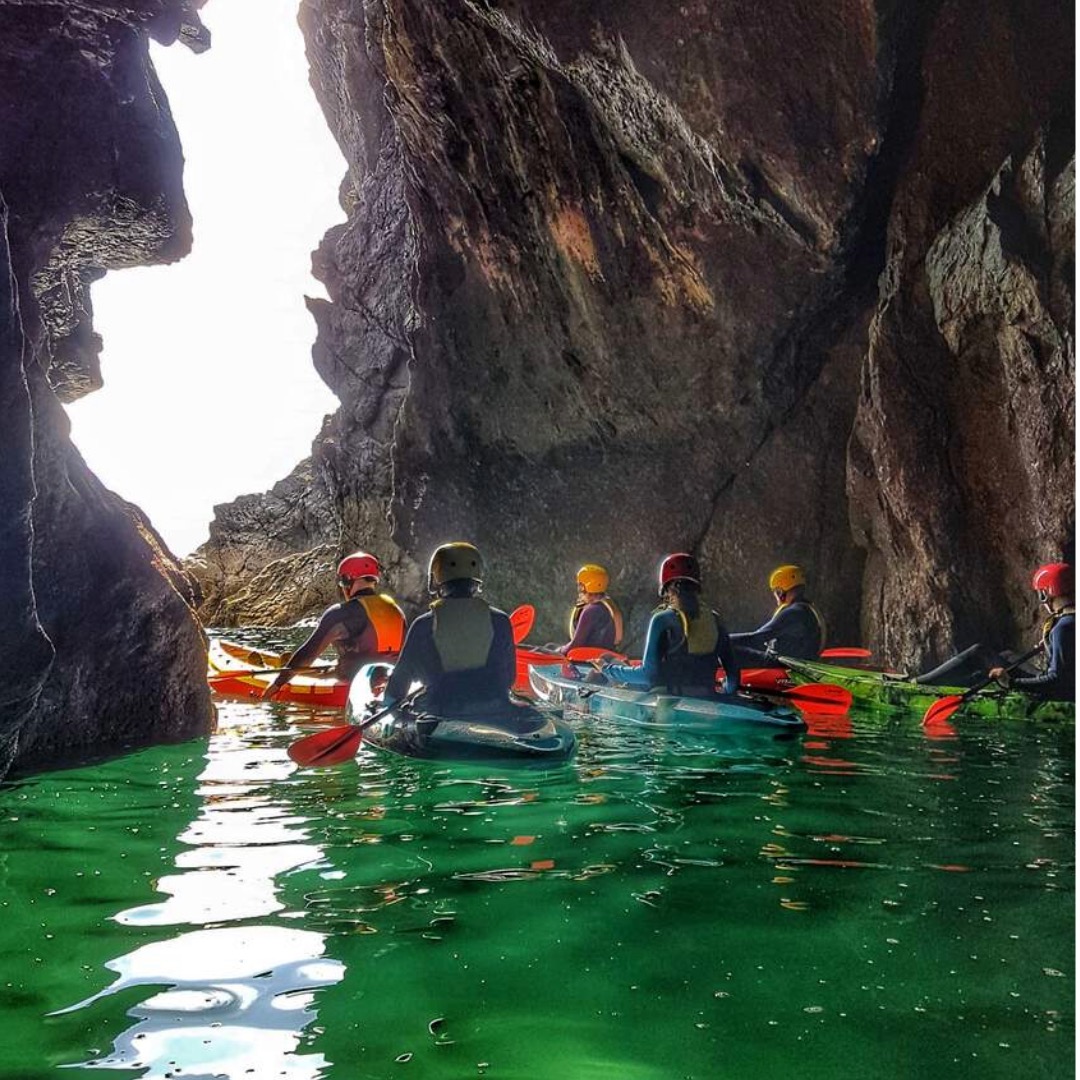 Discover magical sea caves and amazing marine wildlife when you explore Hook Peninsula by kayak with <a href="/IRExperience/">The Irish Experience</a> 💚 #FillYourHeartwithIreland