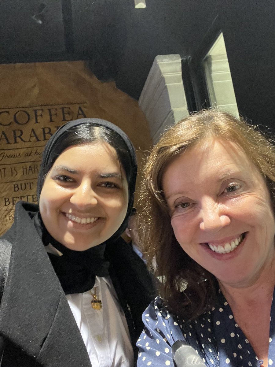 Great to bump into ⁦@ItsAishahF⁩ at Paddington station - just bee appointed to the #NHSAssembly after stunning work for the NHS young people’s transformation board. What a brilliant appointment.🙌🙌