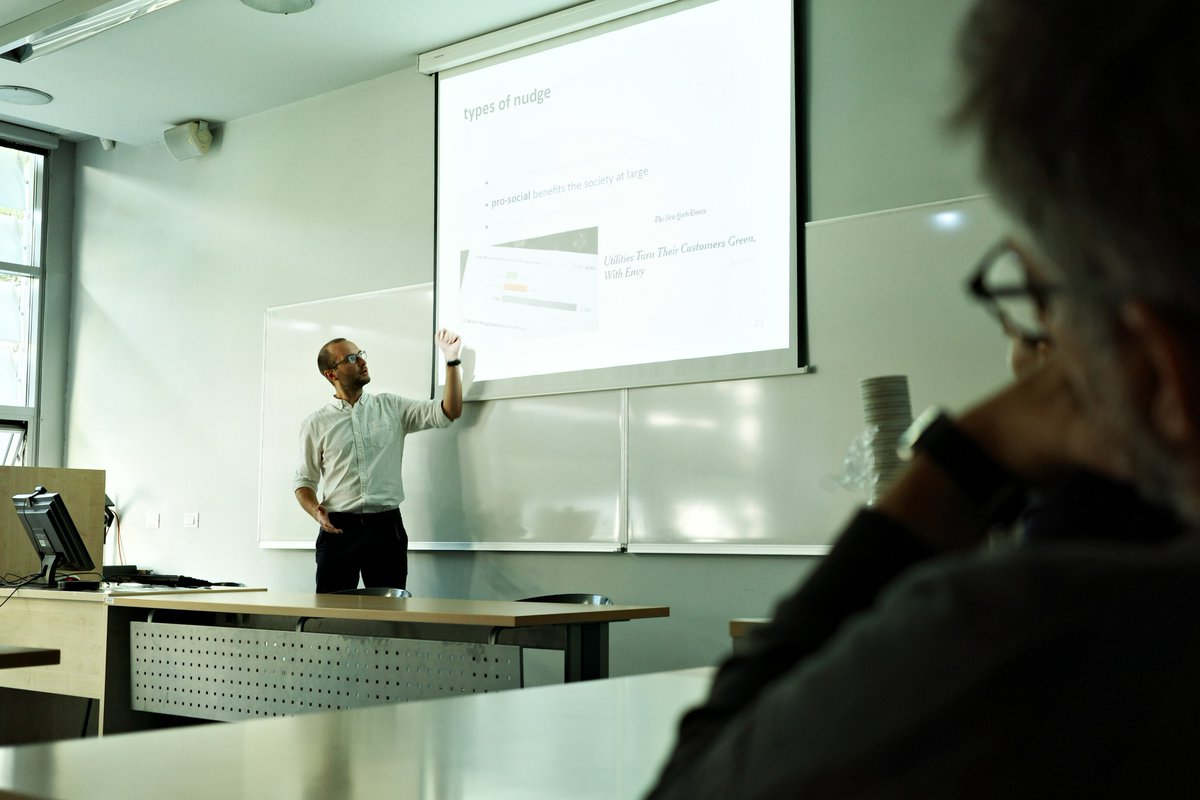 Stoked to present our recent work on algorithmic nudging at the Faculty of Social Sciences, University of Ljubljana.