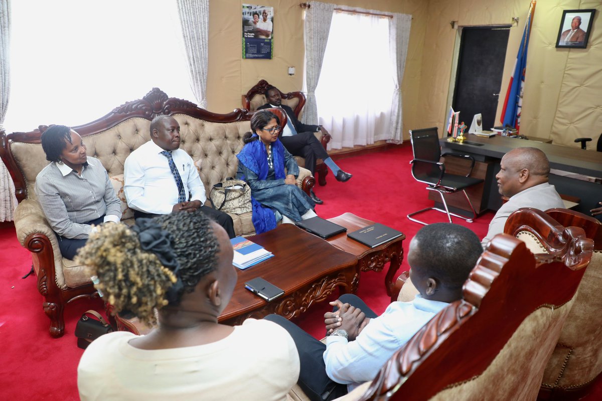 UNICEFKenya's tweet photo. This morning, Rep. @ShaheenSnilofer met Rt. Hon. Stephen Lenamarle, Speaker of Samburu County Assembly.
They discussed the important partnership between @UNICEFKenya and the county, and the critical role of the Assembly in improving service delivery for children and communities. https://t.co/RYMT8iQoGt