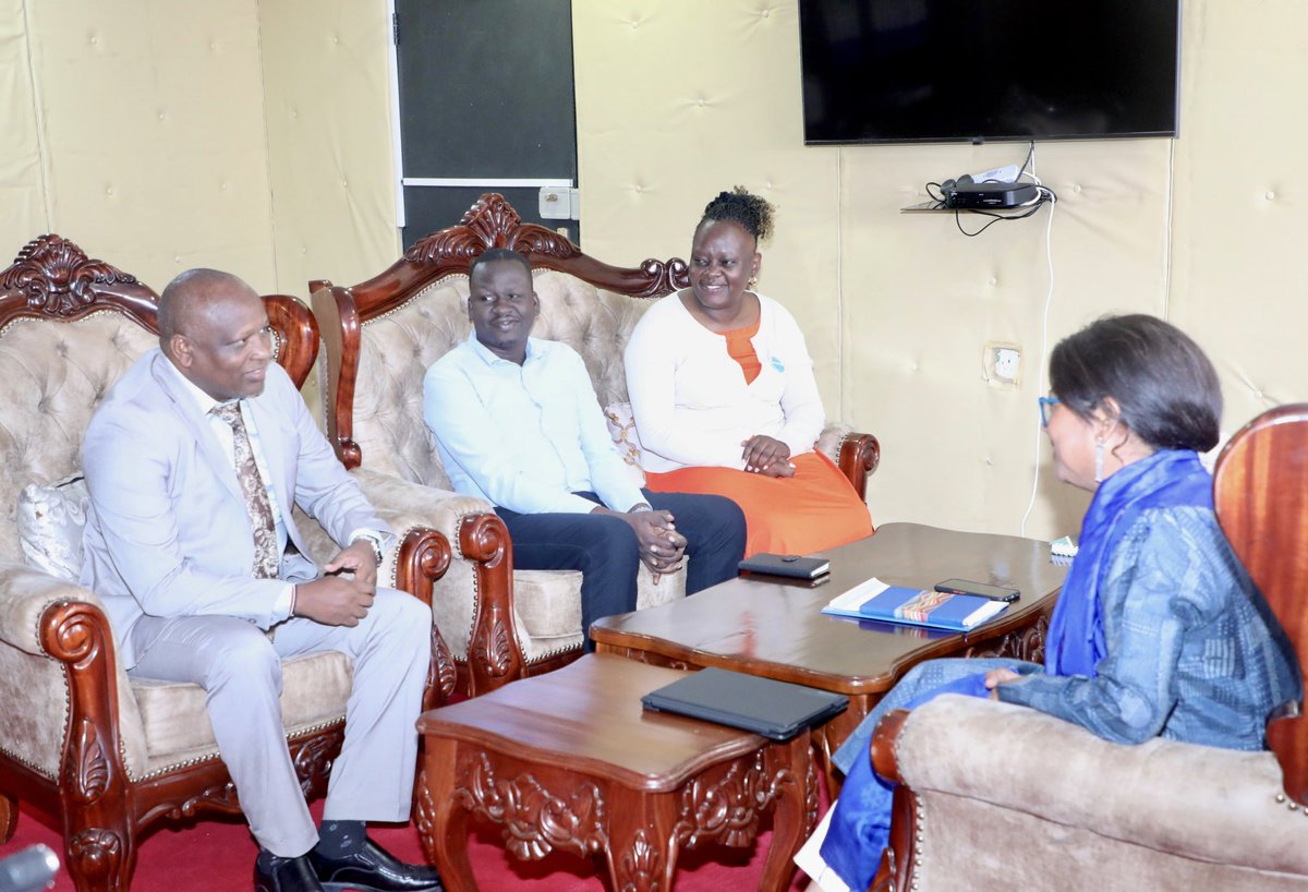 UNICEFKenya's tweet photo. This morning, Rep. @ShaheenSnilofer met Rt. Hon. Stephen Lenamarle, Speaker of Samburu County Assembly.
They discussed the important partnership between @UNICEFKenya and the county, and the critical role of the Assembly in improving service delivery for children and communities. https://t.co/RYMT8iQoGt