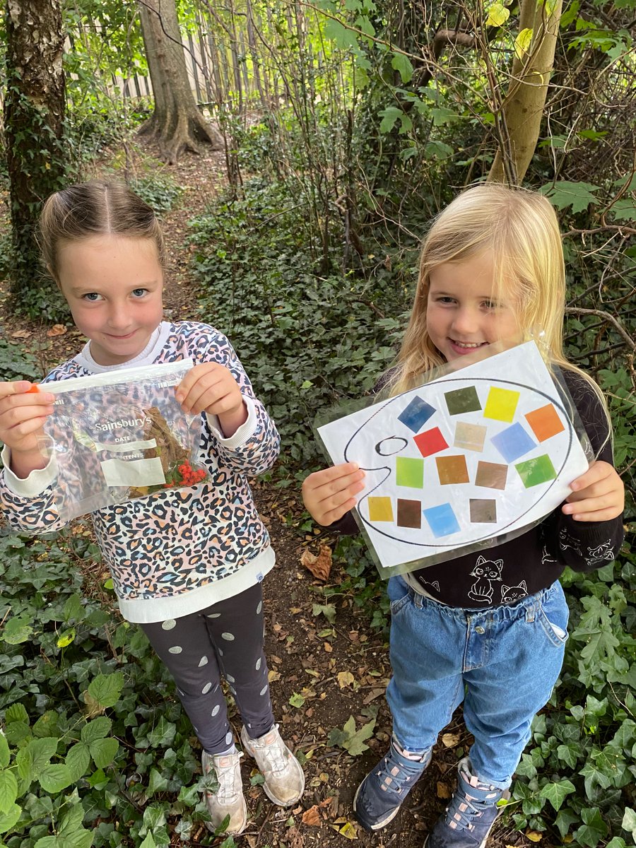 BoughtonHeath's tweet image. Paint pallate scavenger hunt to start of Year 1 Forest School #outdoors #lovingnature