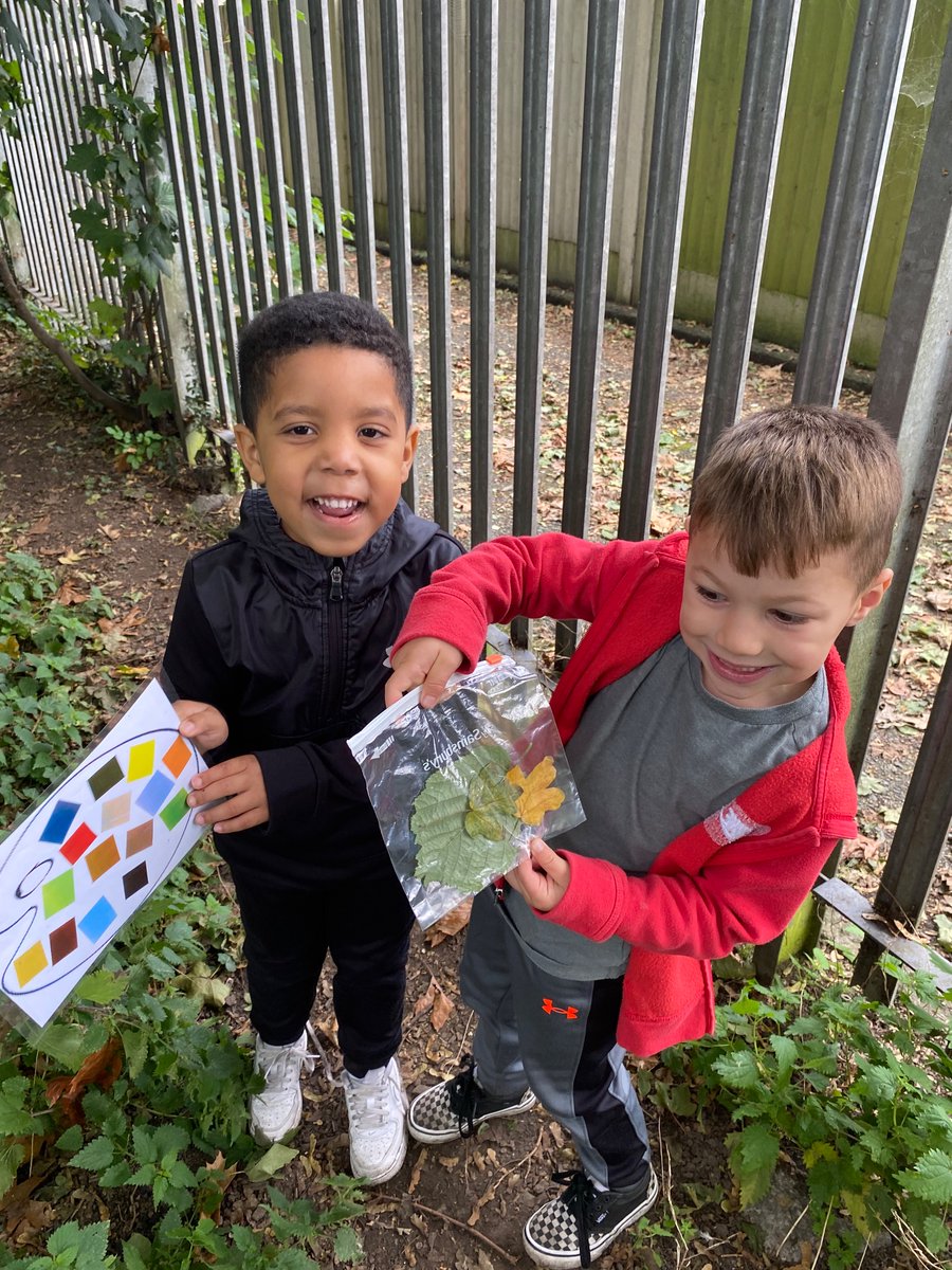 BoughtonHeath's tweet image. Paint pallate scavenger hunt to start of Year 1 Forest School #outdoors #lovingnature
