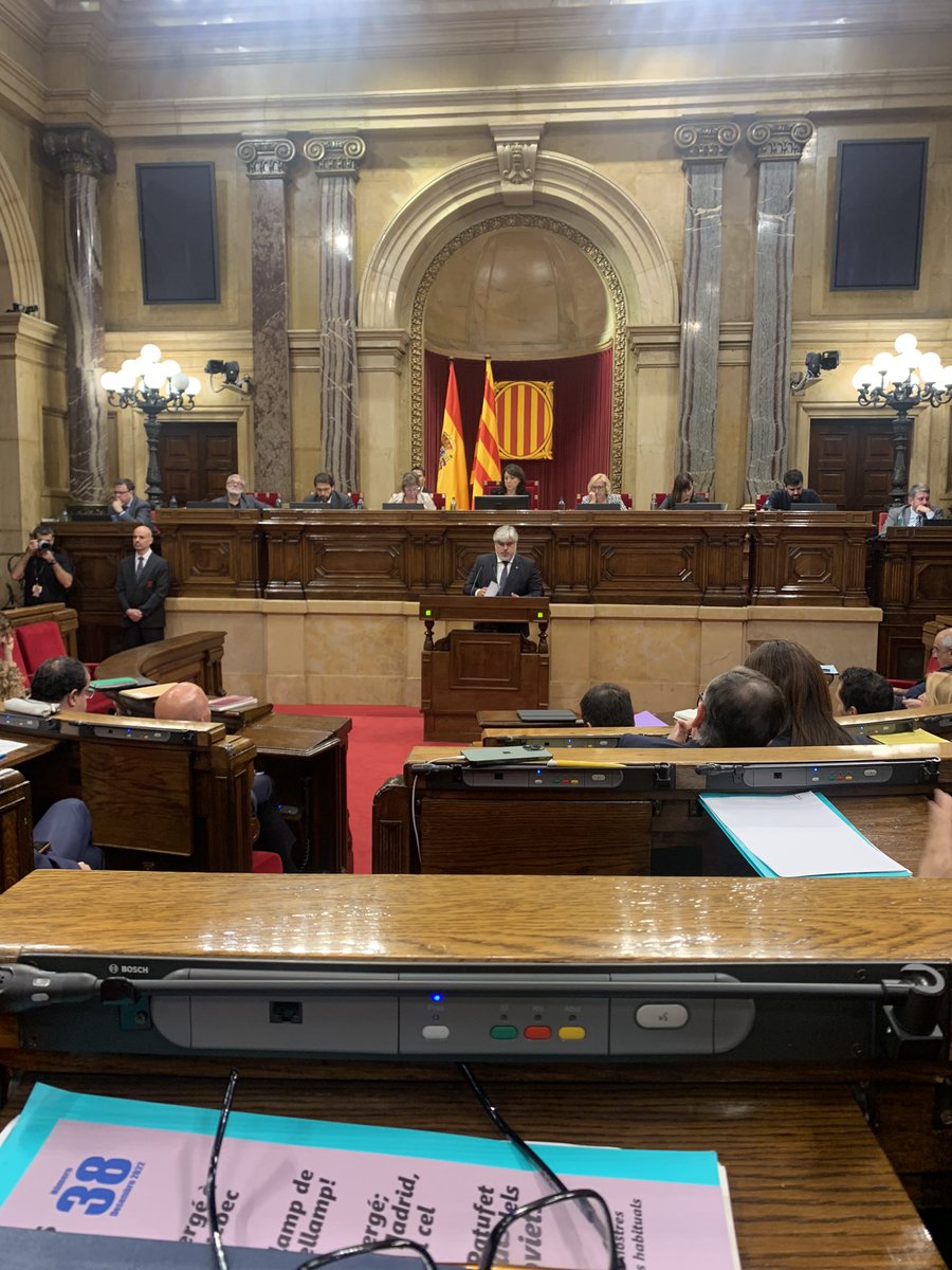 francescd's tweet photo. ‘O rectificació o eleccions.’

Missatge clar d’@albertbatet, de @JuntsxCatParl, al govern minoritari, submís i poruc del p. Aragonès.

Prou d’aturar el país, prou de fer el joc a espanya i prou d’aturar i dividir l’independentisme. https://t.co/4Aj7I2NcdT
