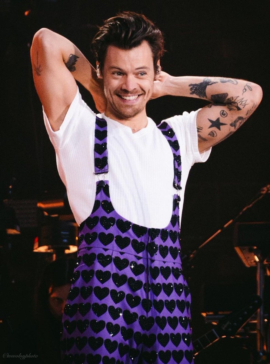 harrydailyposts's tweet photo. I miss him https://t.co/WEe5xXMUT6