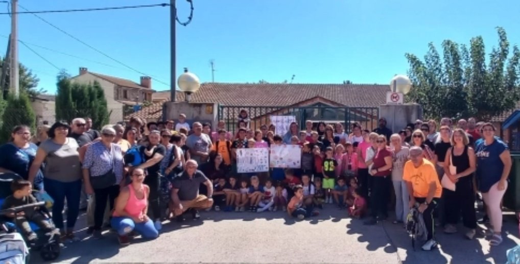 AragonExiste_'s tweet photo. Clamor en la comunidad educativa de todo Aragón que pide auxiliares educativos educación especial como en #Sobrarbe, #Lanaja, #Fabara, #Valderrobres https://t.co/ygFJoQDAOg