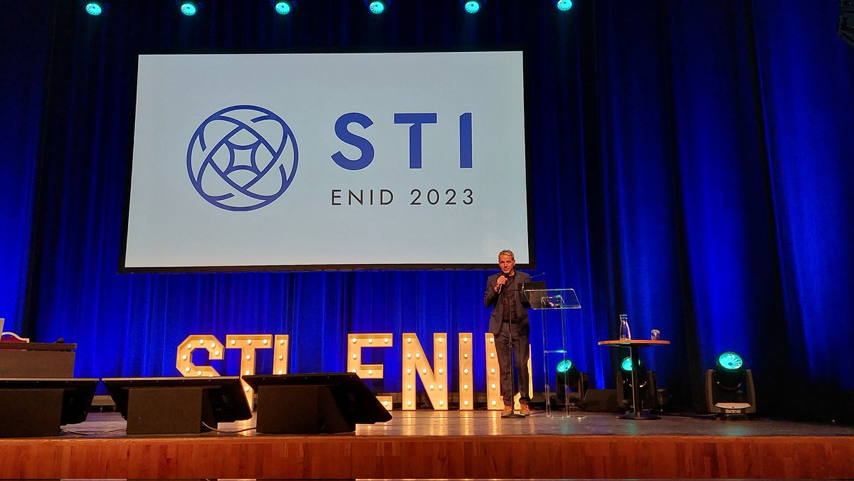 SilviaCDobre's tweet photo. Great start of #STI2023 #STI23 @sti2023 #science #technology #conference at #Stadsgehoorzaal #Leiden, which feels as a rock 🎸🎶 concert for #bibliometrics #scientometrics #informetrics #SciSci community.
We have @Ednoyons as MC introducing @HesterBijl @sarahderijke @cwtsleiden https://t.co/iXHbkePSD5