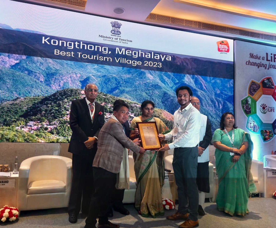 SangmaConrad's tweet photo. Meghalaya’s ‘Whistling Village’, Kongthong bags the Best Tourism Village Award in the Bronze category organised by @tourismgoi.

Apart from its scenic beauty, Kongthong  is unique for its tradition to identify each villager with a unique tune given to them at birth by their mothers called ‘Jingrwai Lawbei’ which translates to ‘Mother’s Love Song’, depicting the beauty of our matrilineal culture and a mother’s unwavering love for her children. 

My congratulations to Kongthong Village for the award!

@narendramodi @rashtrapatibhvn @kishanreddybjp @incredibleindia @meghtourism