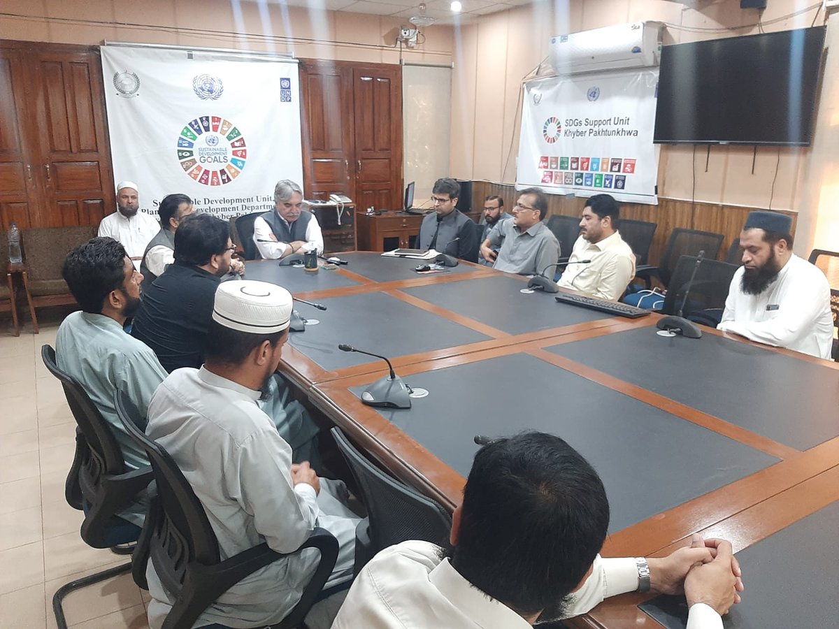 SustainableUnit's tweet photo. A departure and farewell party was arranged for Mr. Inayat Ullah Waseem, the then DG-SDU at the SDU, P&amp;D Department. All the officers/officials attended the gathering and paid rich tribute, greetings, and acclamation to the outgoing DG-SDU for his valuable services. https://t.co/Mlo0vy6Ceh