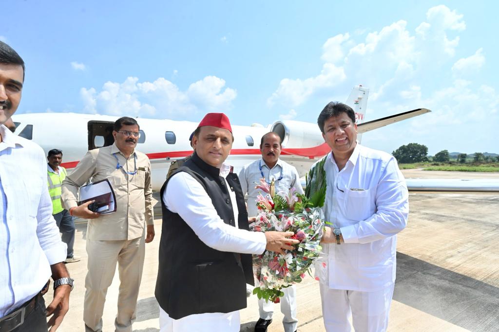 Samajwadi Party tweet media