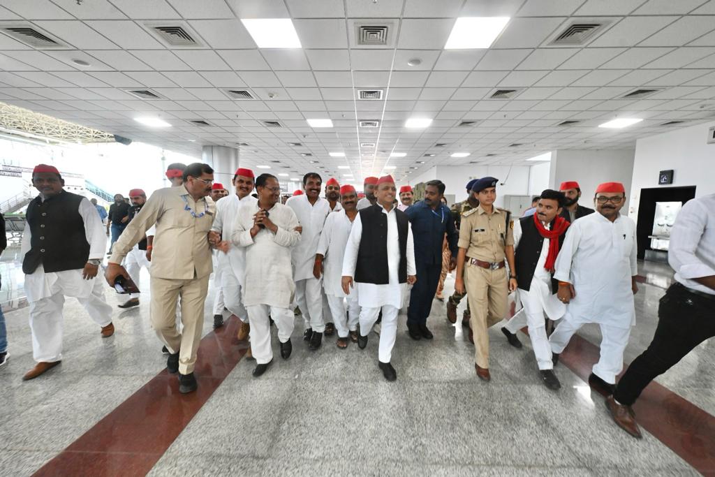 Samajwadi Party tweet media