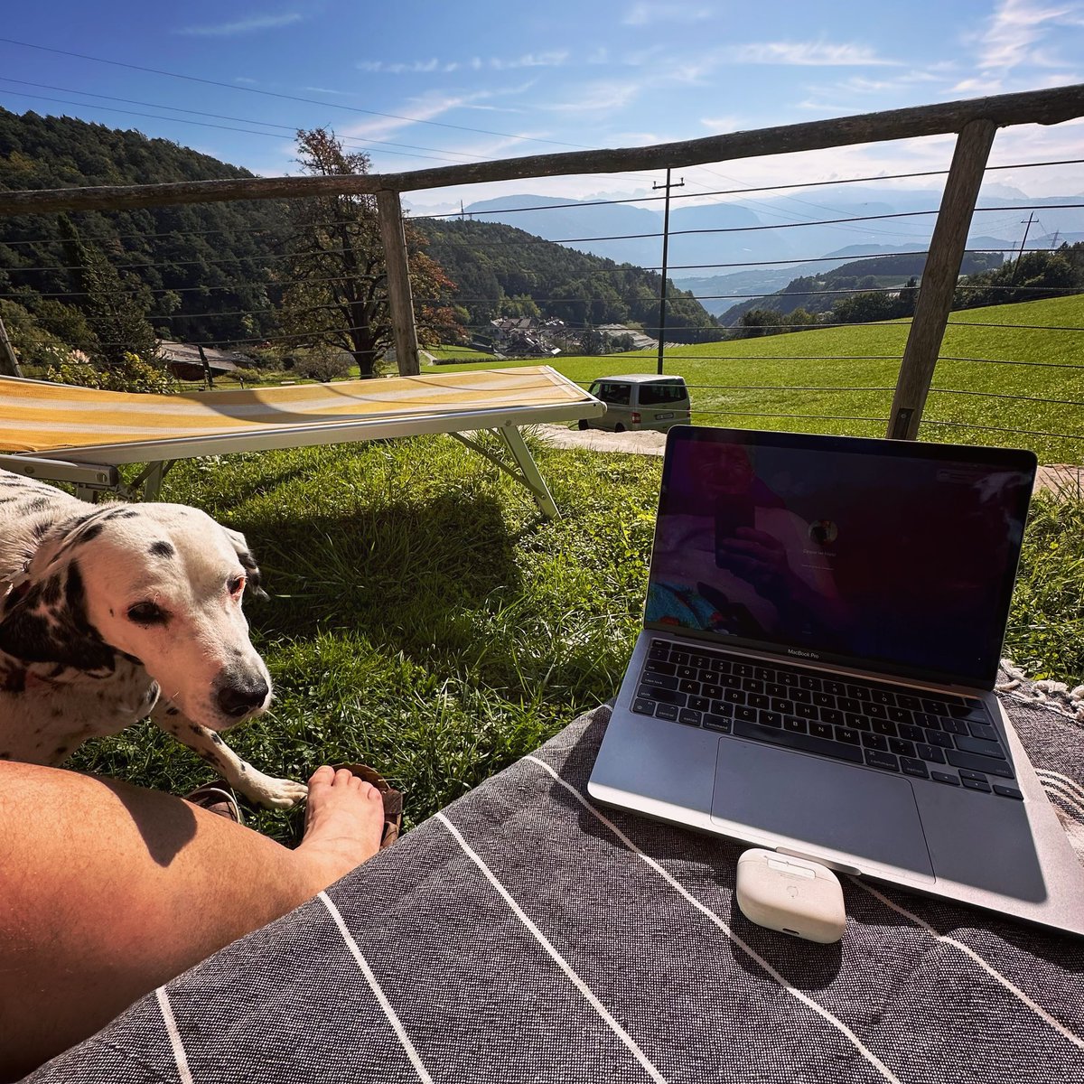 casparterhorst's tweet photo. Finding my balance between work and inspiration 🌞🐾💻 What some call “work-life balance,” I call a “creativity session” – surrounded by nature’s beauty and my loyal companion. 🎨 #WorkLifeBalance #CreativitySession #NatureInspires https://t.co/7Ak2dOUhtI