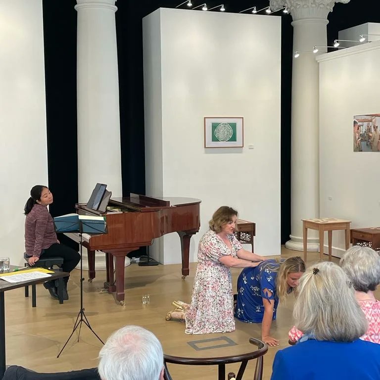 Grateful to <a href="/AilishTynanEire/">Ailish Tynan</a> for joining us yesterday in what was a massively enjoyable morning of discussion and performance.

Ailish was a delight, and her advice taken in with much interest. Brava also to <a href="/SQuillish/">Samantha Quillish</a> and <a href="/KaoruWadaPiano/">Kaoru Wada</a> 

And remember to breathe with your back!