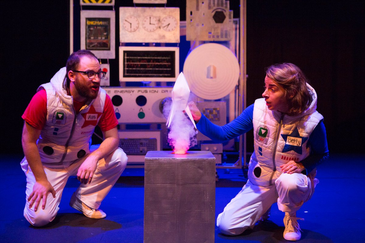 FAMILIES! Don't miss THE STAR SEEKERS this October Half Term - an out of this world adventure for ages 3-8 and their families | “Appeals to a child’s wide-eyed wonder and hunger for exploration… It’s silly, sparkling stuff.” ★★★★ The Stage thewardrobetheatre.com/livetheatre/st…