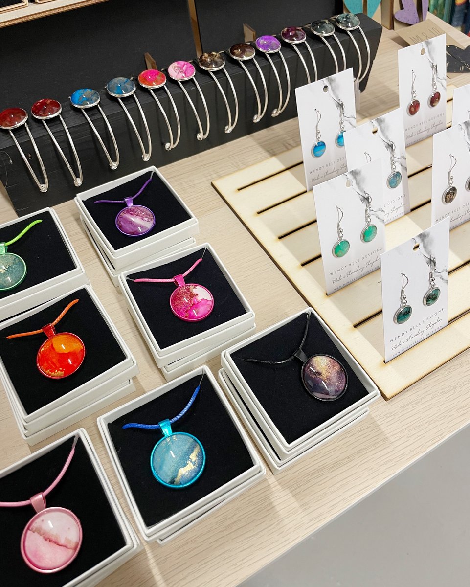 Shop Indie tweet media