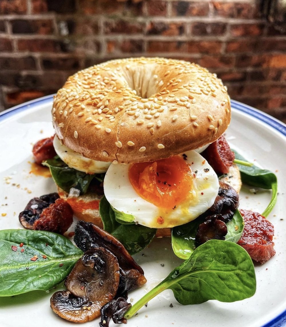 Woah, this bagel really is fully loaded! 👑

📷  lauras.hungry.life on Instagram.

#NewYorkOrNothin #ToastofNewYork #NYBCO #NYC #NewYorkCity #NewYorkBagels