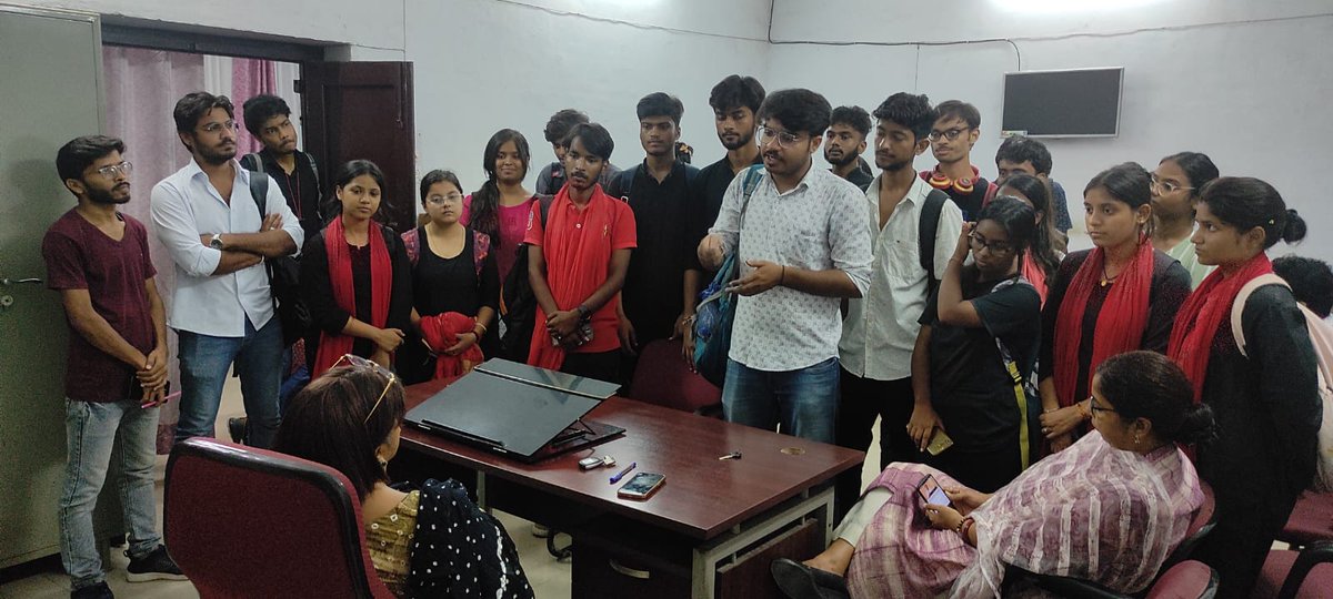 LuSanskritiki's tweet photo. Sanskritiki interacts with the students of street Play and faishon show team for the upcoming competition IIT Roorkee
@lkouniv
@DeanacademicsL @dswlkouniv 
@profalokkumar 
@MadhurimaLall https://t.co/6KxxRAjcJ2