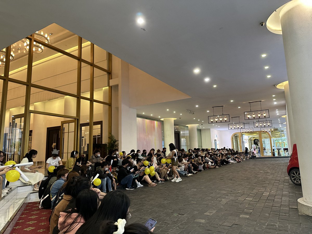 KocBo211's tweet photo. Many fans are waitting for Eunjung’s fansign in Ho Chi Minh City, Vietnam ❤️ https://t.co/j0s7uliPf1