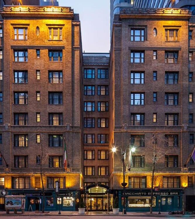 TourAmericaTV's tweet photo. Have you entered yet? 🇺🇸 ️
 We partnered with United Airlines and the Fitzpatrick Hotel to give-away a holiday of a lifetime to NEW YORK CITY! 😍 For your chance to win, simply visit the competition page https://t.co/oJRVAtm8SS. Good luck all! T&amp;Cs apply. https://t.co/vitZPcBvgu