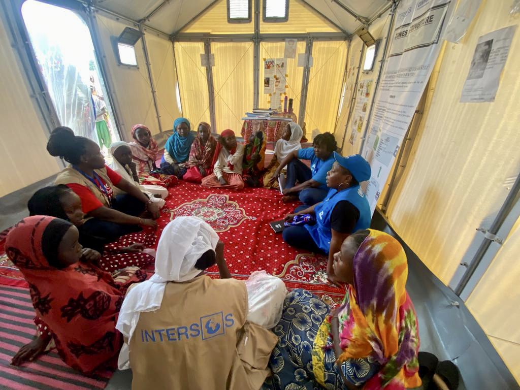 UNHCR_CAR's tweet photo. Le #HCR applique une approche fondée sur l'âge, le genre et la diversité #AGD à tous les aspects de son travail
📊 Pour renforcer cet engagement de longue date, à #Korsi en RCA 🇨🇫, le #HCR fourni un soutien psychosocial aux communautés affectées 🇸🇩🇨🇫 à travers des focus groupe https://t.co/MVWjytkVHW