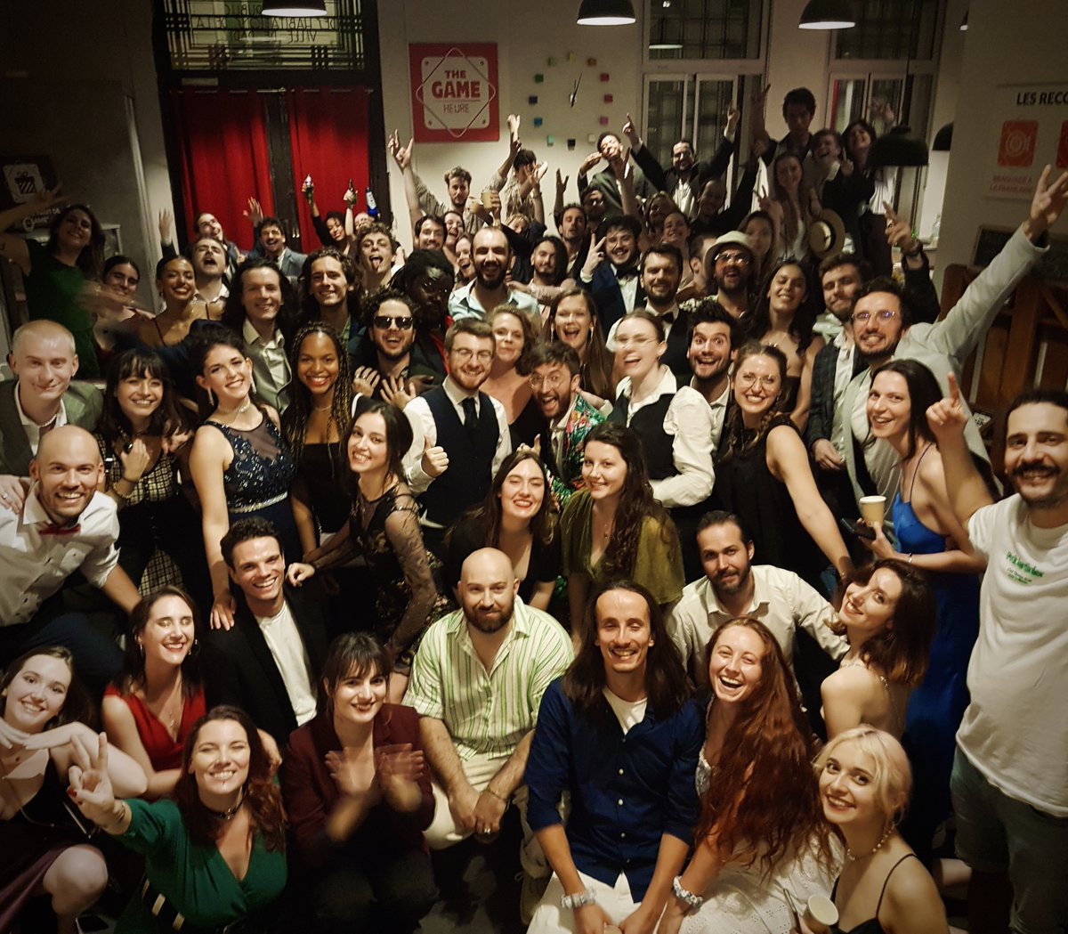 TheGameParis's tweet photo. [C'EST LA FÊTE] : Et un Team Building de plus pour The Game 🎉 ! La photo est un peu floue avec l'excitation du moment, mais on voulait quand même partager avec vous ce moment de fun et de bonne humeur ! ✨🥰 https://t.co/U8cTMLWZaP