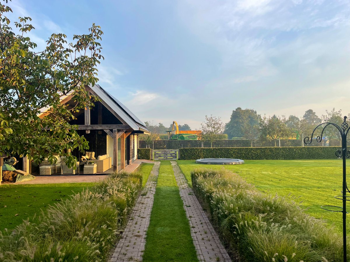 BerryBeing's tweet image. #Wehl #Kleindorp - mijn jaarlijkse #maistweet... wakker worden door de hakselaar, paar uurtjes en we hebben ons uitzicht terug #mais #hakselen #JohnDeere8400i