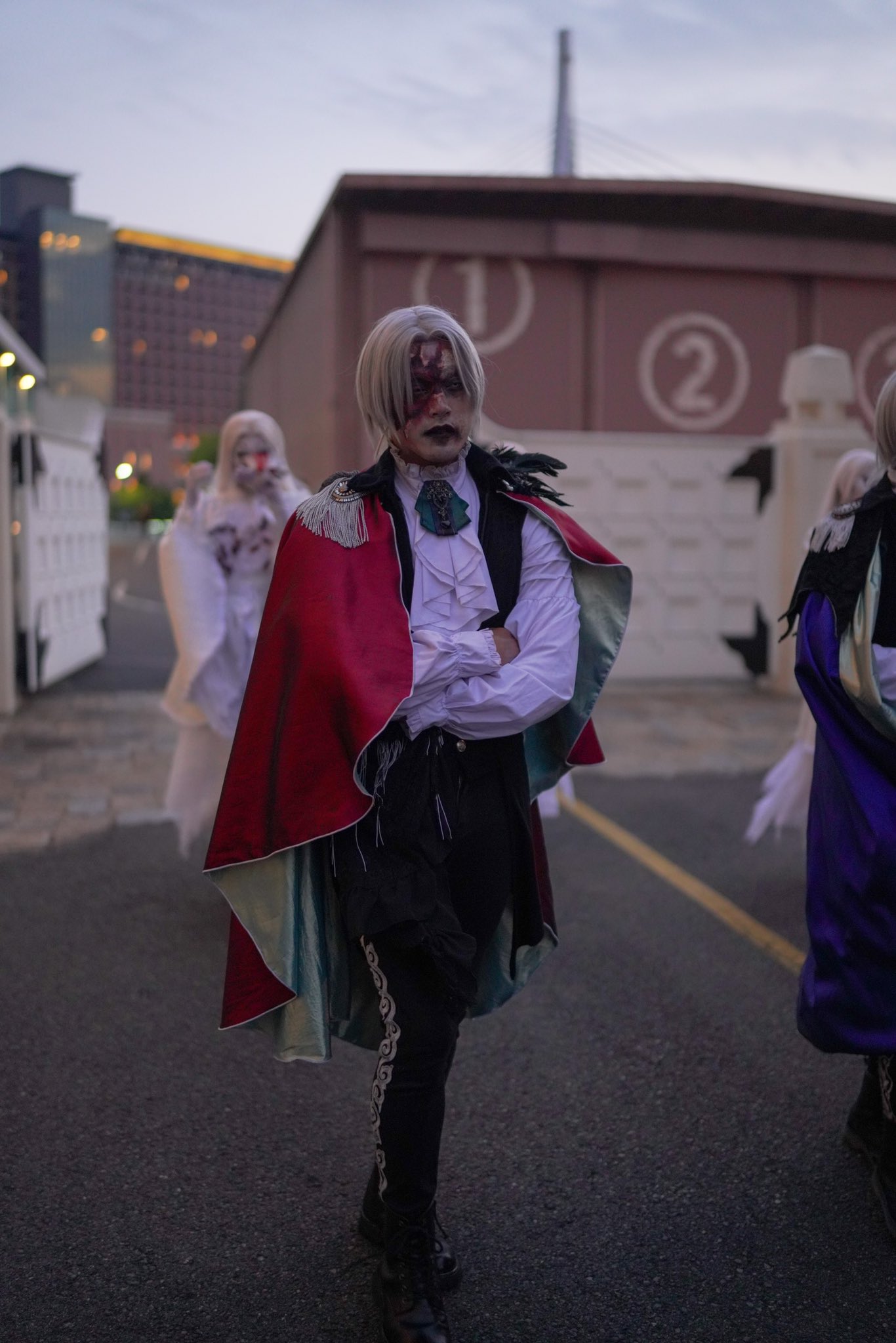 【公式XL】The Weeknd ハロウィンホラーナイツ限定黒2022古着 公式XL】The Weeknd ハロウィンホラーナイツ限定黒2022古着