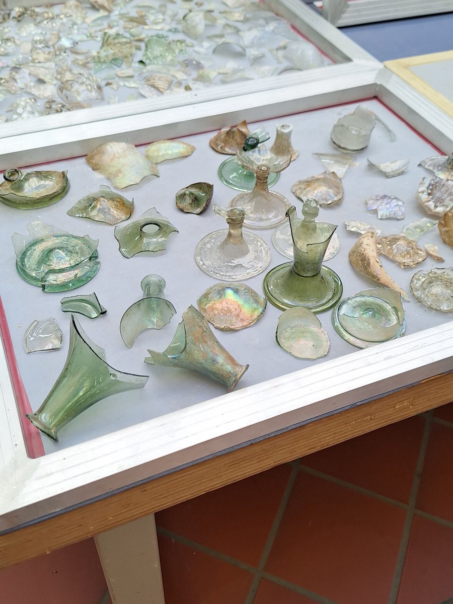 monuments_madam's tweet photo. ... und später durch die magic der Restaurierung sieht das Gals au dem 16. Jahrhundert dann so aus. #denkmäler #restauratierung #archeology #archäologie #denkmalschutz #preservation #historicpreservation #restoration #history https://t.co/JVdzxfoNPH
