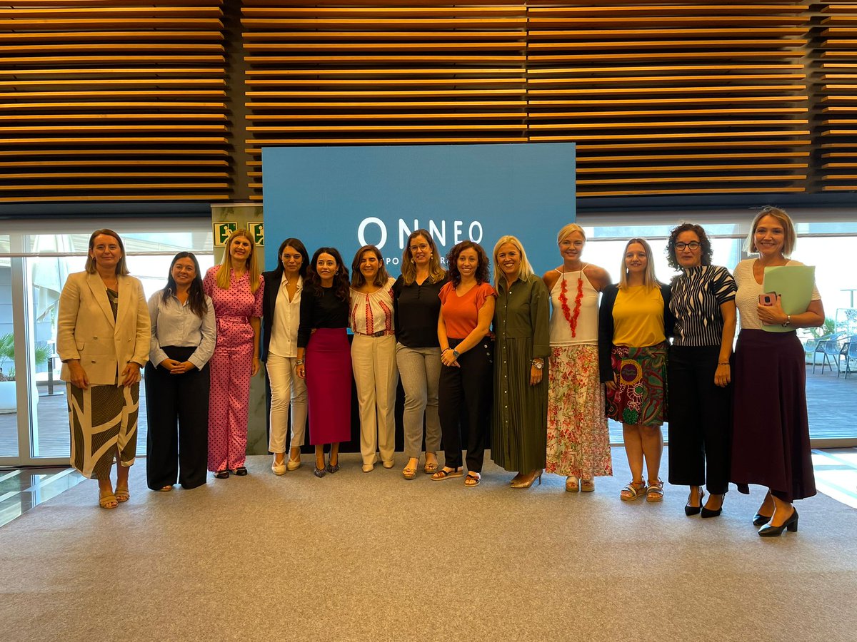 AMECOOP_'s tweet photo. AMECOOP estuvo en Cádiz en la presentación del Grupo Cooperativo ONNEO, nuevo proyecto con 500 socias y socios que integra a Ambulancias Barbate, Ambulancias de Andalucía y Autoamtax.
¡Felicidades por la iniciativa #coop y mucho éxito! 

#Cooperativas #ambulancias #empresarias https://t.co/LwZG5d2Nu4