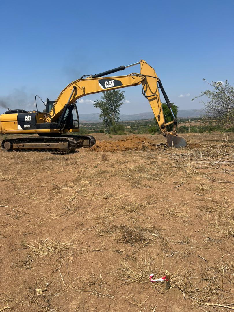 ImigongoFarms's tweet photo. Excavation of pumps suction hole and water reservoir has initiated. Once completed, #ImigongoFarms will be the most advanced and water efficient drip #irrigation system in #Rwanda ๐ท๐ผ with the latest Israeli farming technology.
#LakeNasho #farmingAfrica https://t.co/vZwlpXJVUF