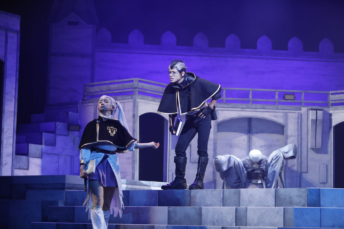 ／
#ブラステ 配信アーカイブチケット発売中♣️
＼

昼夜公演のアドリブの違いをじっくり見比べられるのも配信ならでは🎥

配信視聴チケットの購入＆視聴期限は🔽
ご購入：10/1㈰21時まで
ご視聴：10/1㈰23時59分まで

詳細は公式サイトをチェック☑️
bclover-stage.com
#舞台ブラクロ