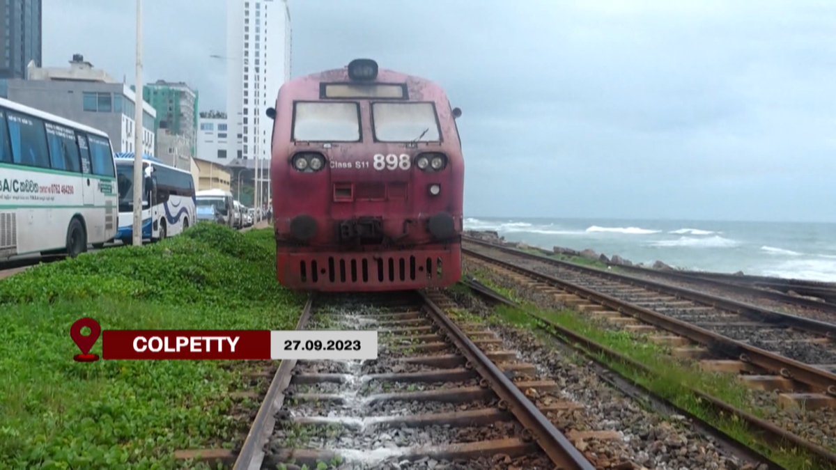 NewsfirstSL's tweet photo. Railway operations along coastal line disrupted due to derailment in Colpetty
Watch: https://t.co/2l9lgusOTa
#news #newsfirst #news1st #localnews #lka #srilanka #srilankanews #latestnewsupdate #latestupdates #colpetty #trainsrilanka #trainderailment https://t.co/zs4ynVDB4R