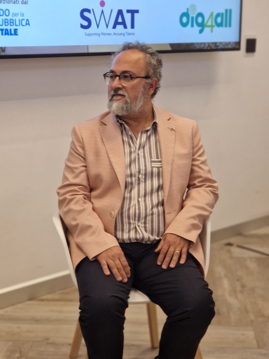 fmdigitale's tweet photo. I giovani neet sono una nostra responsabilità perché dobbiamo infondere fiducia e nuova energia, lavoriamo a progetti d'amore verso l'altro - Salvatore Angelico @alberodellavita  @fmdigitale #Swat #Dig4All @InnovazioneGov @ArciNazionale @FondAdecco https://t.co/t3JiVHqmYG