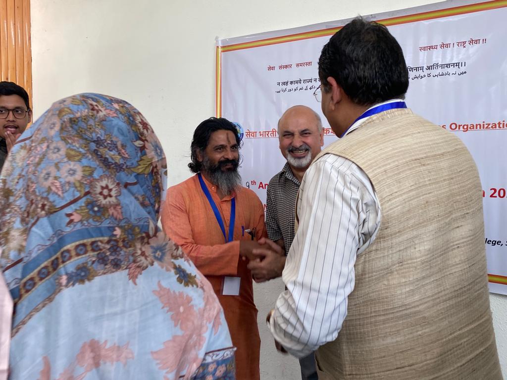 नवमी वार्षिक ऋषि कश्यप स्वस्थ्य सेवा यात्रा २०२३ कश्मीर 
समापन समारोह 
दिनांक २३-०९-२०२३, समय प्रातः काळ 1० बजे   
स्थान ऑडिटोरियम हॉल, स्कीम्स  मेडिकल कॉलेज बेमिना श्रीनगर
मुख्या अतिथि - श्री भूपिंदर कुमार जी कमिश्नर सेक्रेटरी हेल्थ &amp; मेडिकल एजुकेशन जम्मू कश्मीर  <a href="/NMOBharat/">National Medicos Organization</a>