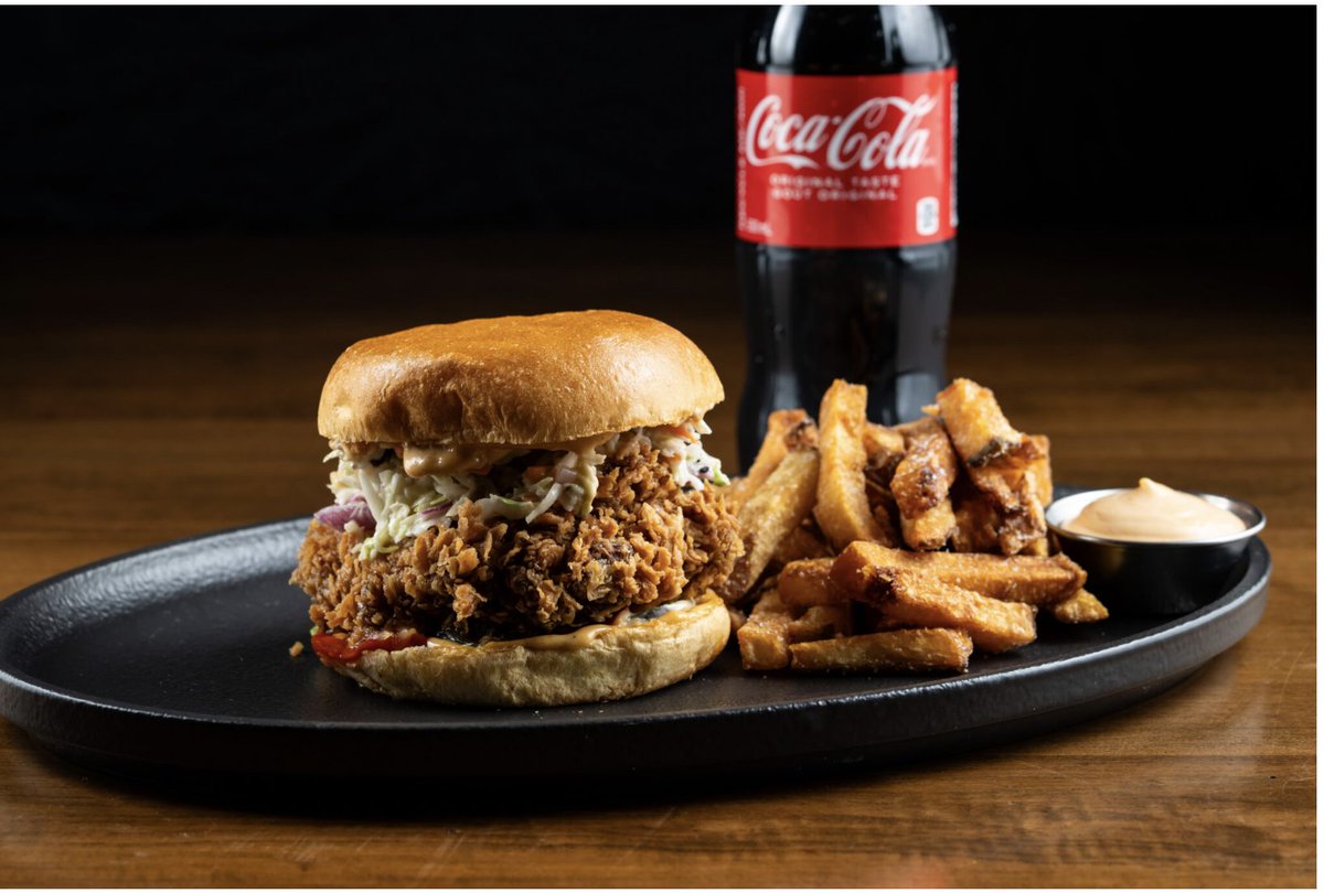 MTone123's tweet photo. Fast-Casual Restaurant Concept MightyBird Opening 1st Location in Toronto in a Partnership [Interviews]. https://t.co/CYLNO9vgRD
#business #news #retail #food #dining #restaurant #chicken #Toronto #CRE #realestate https://t.co/nyz42wWbaI
