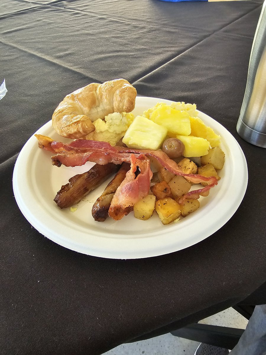 Programazing's tweet image. Let&apos;s celebrate conference food that&apos;s not just coffee and  bagels

#DevOpsDaysBuf