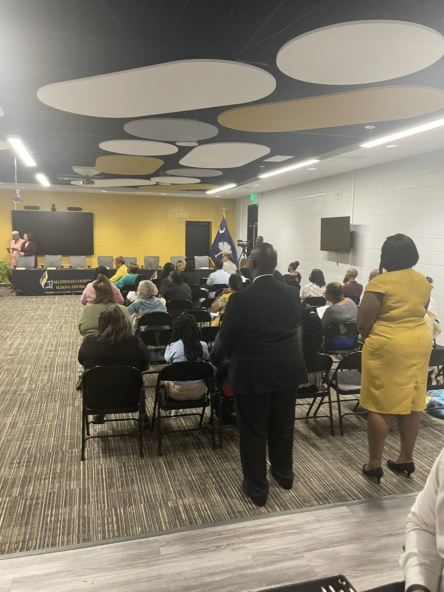 cave_vallerie's tweet photo. My first Meet and Greet and Board/Community Meeting as Superintendent of Allendale County Schools was a success. Our community showed up and our State Superintendent Ellen Weaver and I spoke of our vision to move Allendale Forward. #TogetherWeCanDoThis #SCDOE https://t.co/RxyxMNq2ny