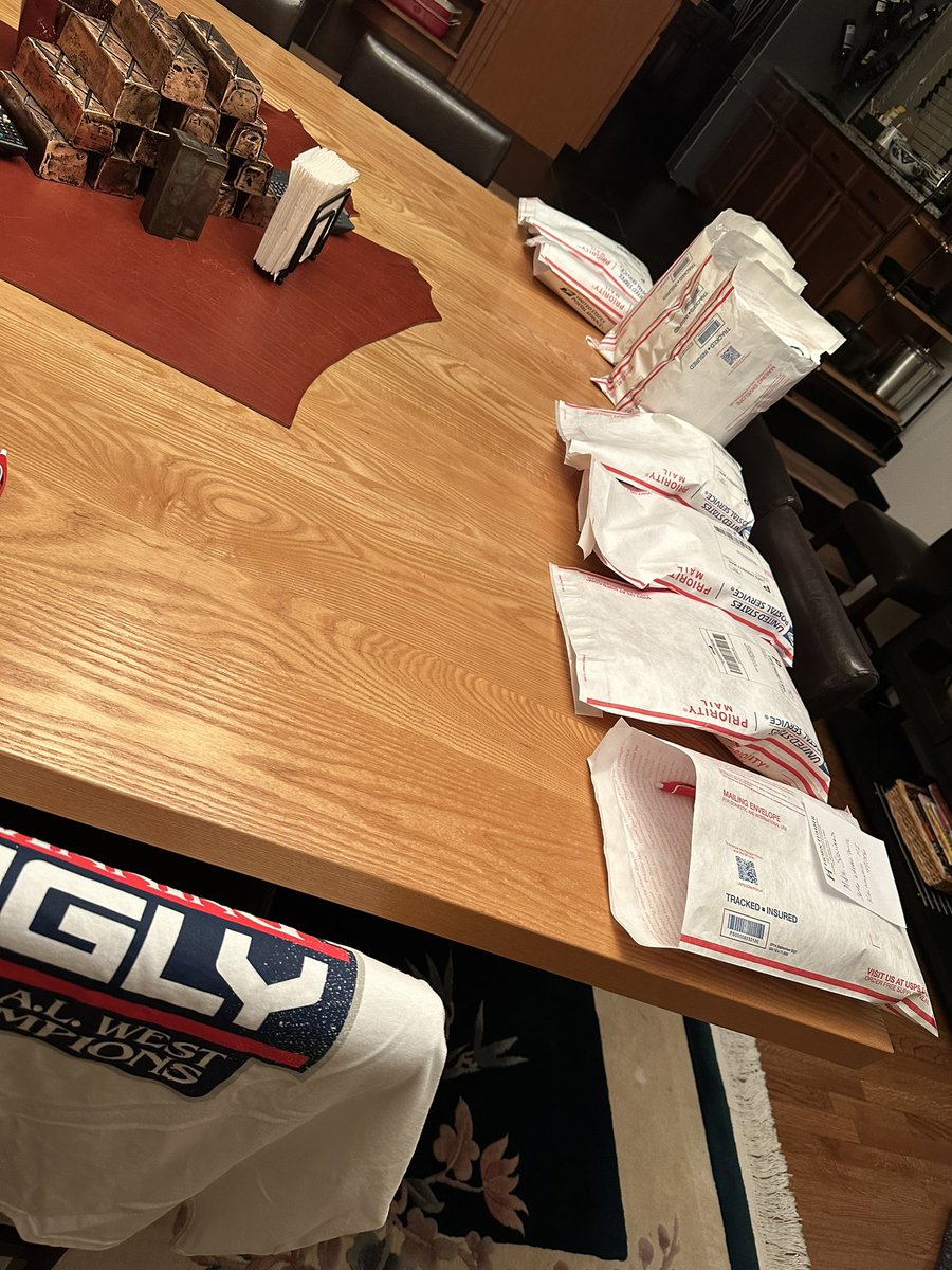 RKCharities42's tweet photo. Early morning shipping department 😜 thanks for shopping https://t.co/VlQrBsjMaJ  and https://t.co/h6ZEyoGMQa 
And a whole bunch more to get out…. But coffee up https://t.co/Z6VkGC4V4u