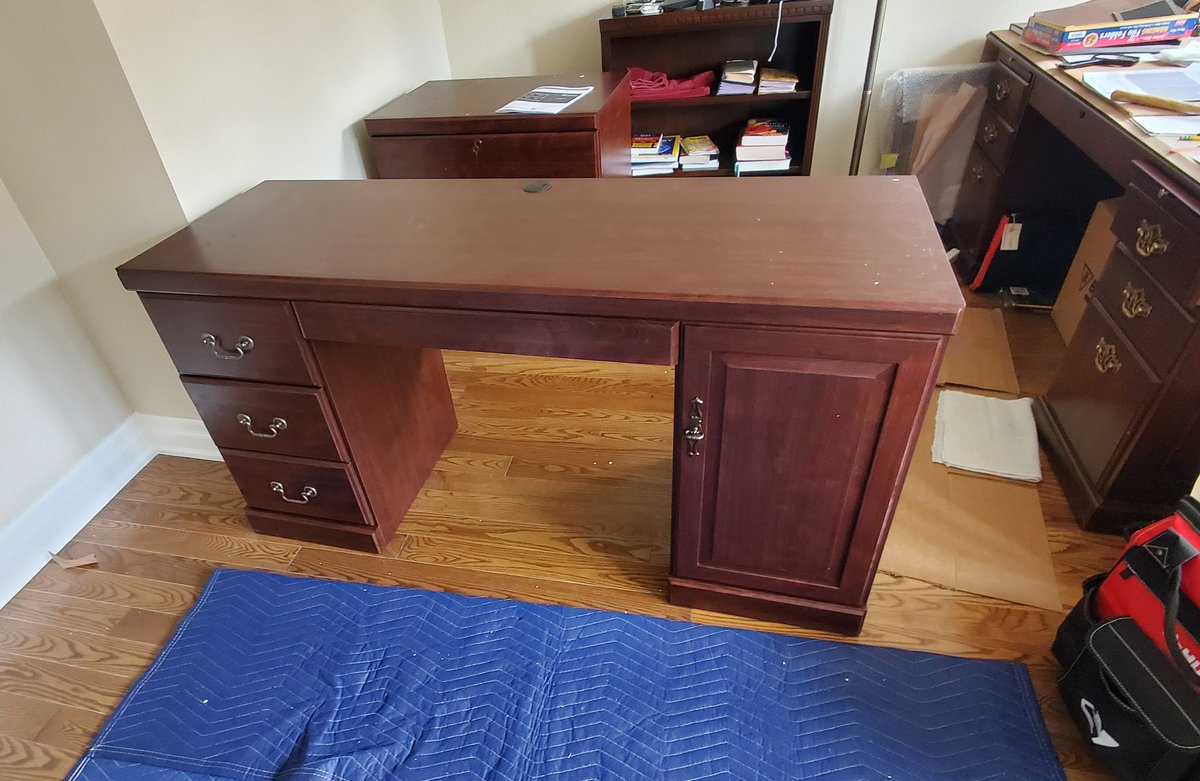 TaskerMattTor's tweet photo. #furniture #furnitureassembly  #ikeaassembly #bedassembly  #Toronto #Mississauga #Scarborough 
#sauder #table https://t.co/XcrXoemuO2