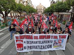 SFFCGT's tweet image. .@Renfe, lo tenemos clarísimo en el #SFF de la #CGT: #RenfeMercancías NO SE PRIVATIZA. 

🟥⬛️ Estáis jugando con el empleo de muchas personas y también con el futuro de este #ServicioPúblico. 

@mitmagob, @desdelamoncloa... sois cómplices. 

sff-cgt.org/comunicados/CO…