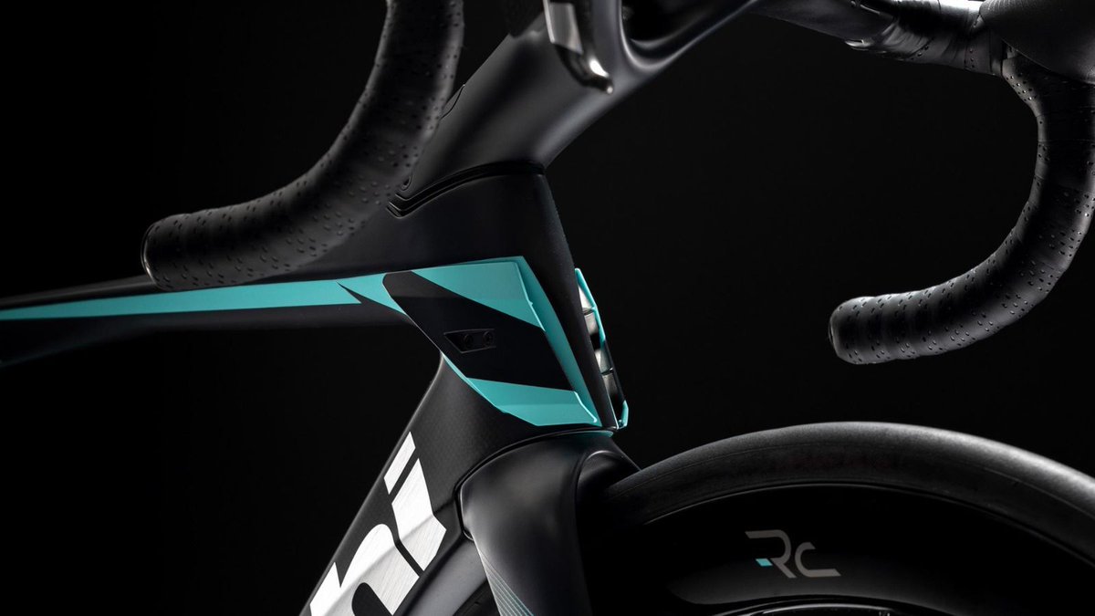 The Air Deflector found on the Bianchi Oltre RC is a pioneering system which not just manages, but dominates drag. 

#ChooseMyBicycle #KeepCycling #Bianchi #RideBianchi #OltreRC #Oltre #Bicycle #Cycle #Cycling #Cyclist #RoadBike #RoadBicycle #HyperBike #Racing #RoadRacing #Speed
