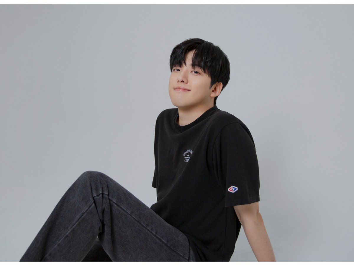 zgnm_official's tweet photo. 김지웅

#프로필 #배우 #김지웅 #지구엔터테인먼��� https://t.co/Q8JqquY9B4