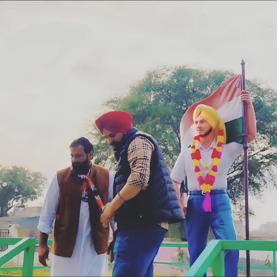 simuji_kamboj's tweet photo. ਉਹ ਜਿੱਥੇ ਆਉਂਦੇ ਸੱਚ ਸੱਭ ਚਾਰਦੇ ਆ ਪੱਲਾ
ਐੱਥੇ ਪਹਿਲਾ ਬਹੁਤ ਹਾਰੇ ਉਹ ਮੈਂ ਹਾਰਿਆ ਨਹੀਂ ਕੱਲਾ
ਲੋਕਾਂ ਬਹੁਤ ਸੱਚਿਆ ਦਿਲ ਗੋਦਣੀ ਲਵਾਈ
ਇਹਨਾਂ ਦੋਗ਼ਲੇ ਬੀਬੀ ਖ਼ਾਲੜਾ ਹਰਈ
ਜੀਦੇ ਨਾਲ਼ ਤੁਰੇ ਸੀ ਕਿਸਾਨ ਨੂੰ ਹਰਾਇਆ
ਇਹਨਾਂ ਨੇ ਸਿਮਰਜੀਤ ਮਾਨ ਨੂੰ ਹਰਾਇਆ

#justiceforsidhumoosewala
#StopDefamingMooseWala https://t.co/gPEGq3UnaH