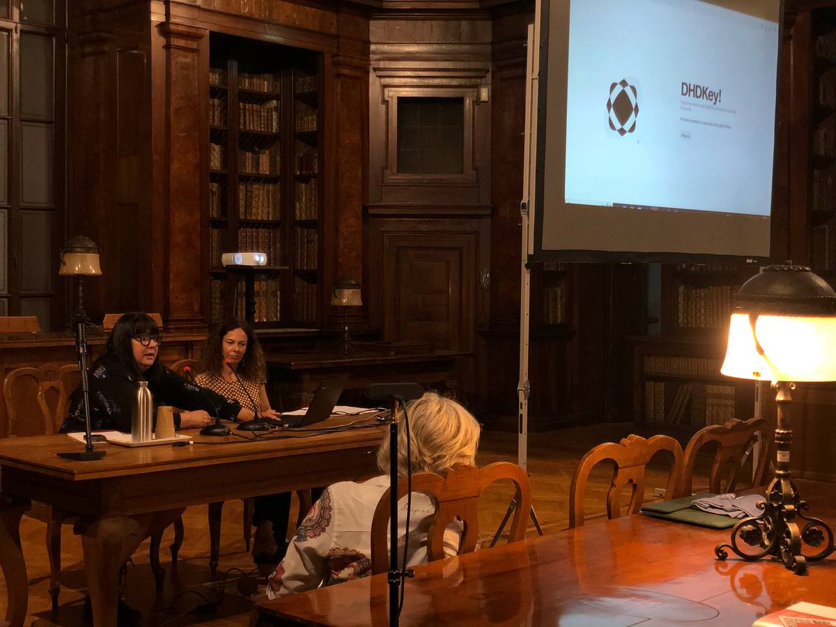 BoldhUnibo's tweet photo. Presentazione di BolDH.unibo - per un ecosistema delle Digital Humanities a Bologna. Intervengono Silvio Peroni, Francesca Tomasi, Maddalena Modesti, Paola Italia
#GiornataDiStudio #BolDH https://t.co/hltNWfoVVX