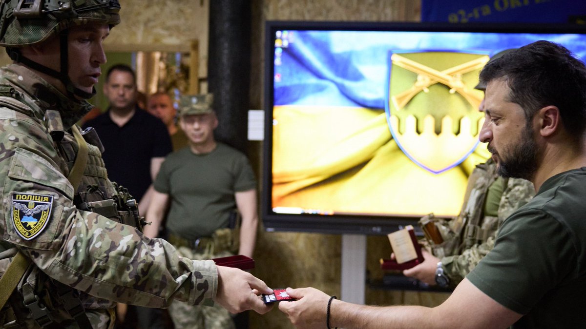 Volodymyr Zelenskyy / Володимир Зеленський tweet media