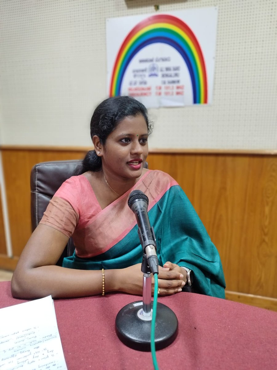 AKASHVANIBLR1's tweet photo. SWACHHATA HI SEVA-A chat show was broadcast live on 27.09.2023 at 10am with Ms. Priya, Sr. Divisional Env & House keeping Manager, SWR and discussed about Cleanliness in trains, rail platforms &other places.
#SHS2023
#GarbageFreeIndia
#SwachhBharat
#SBMG #SWRRLY https://t.co/X1s3Kdi72I
