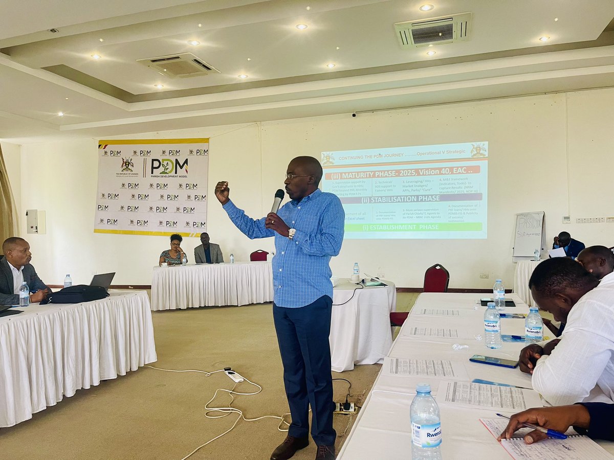 PDMSecretariat's tweet photo. #HAPPENINGNOW:
Currently hosting a stakeholders workshop for the Local Governments in Rwenzori sub-region to review PDM progress and pave ways forward for better #PDMImplementation. Opened by the National Coordinator @dgalabuzi https://t.co/YNaUglQ1Sy