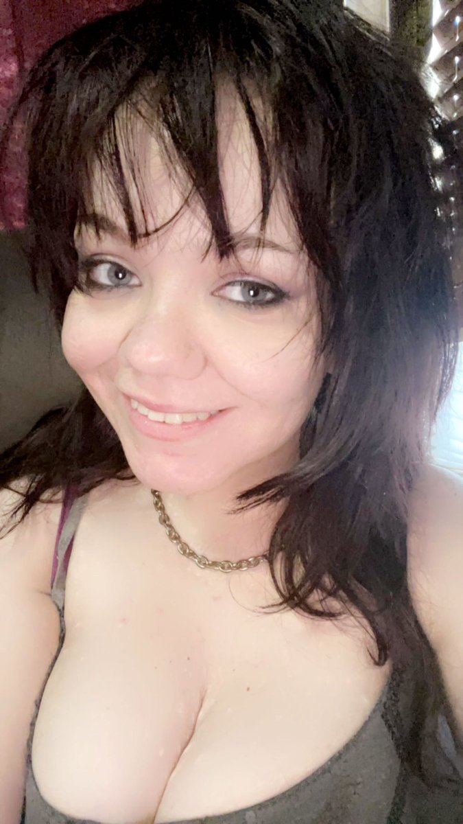 sourpatch_sub's tweet photo. What’s up losers? #findom #sellingcontent https://t.co/yymGMLBceU